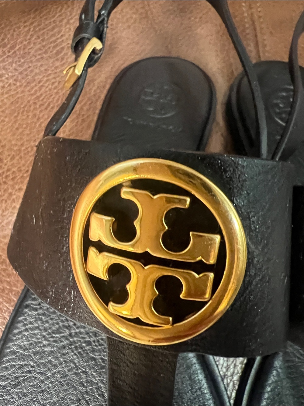 Tory Burch Black Leather Thong Sandals with Gold Logo Discs - Picture 4 of 11